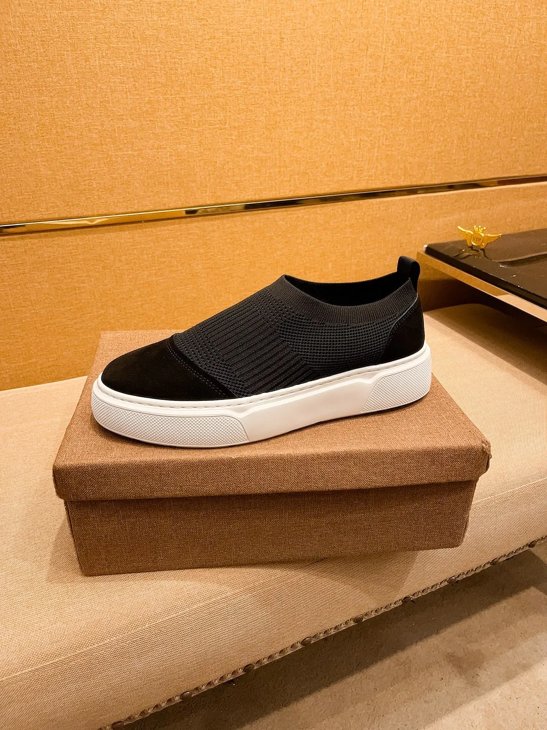 Men's shoes💰 400💰🔥【Dior】🔥Men's high-end brand of shoes official website 1:1 latest masterpiece: the upper is made of Italian imported first-layer cowhide with a comfortable and breathable lining➕original non-slip and wear-resistant outsole🔥, making walking more convenient and comfortable! An exclusive new model, a stunning work, a beautiful 1:1 replica [color] compared to the official quality! Create a fashionable personality to set off your uniqueness! A must-have for trendy men! Classic 🔥Size: 38-44 Color: 🔥 3⃣️colors available🔥